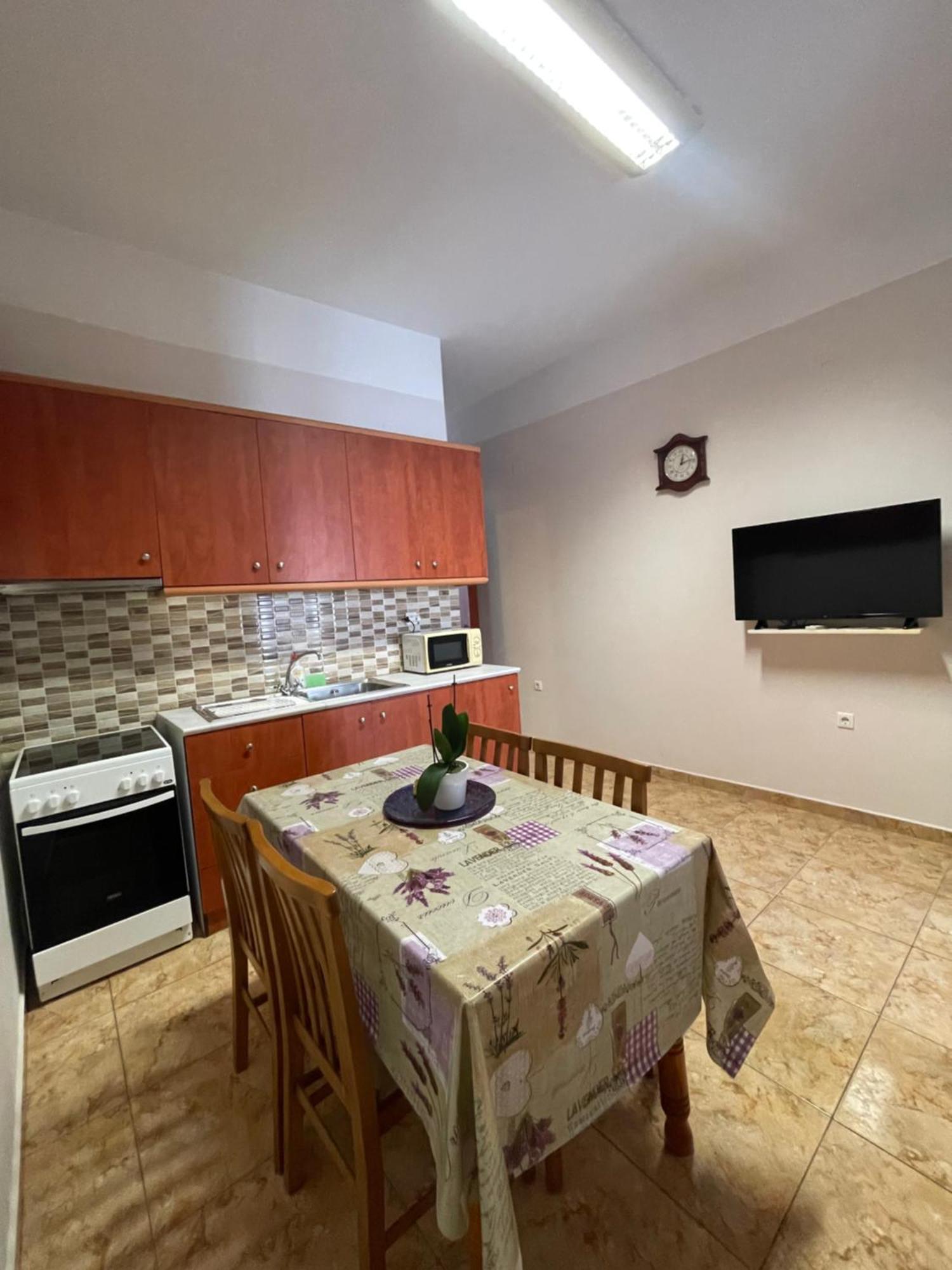 Teen Hub Ermoupoli Dış mekan fotoğraf